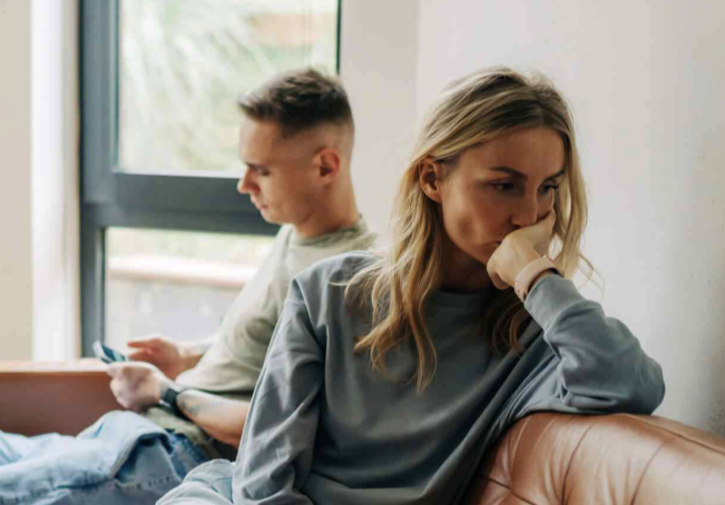 Why do I pull away in relationships? How therapy helps avoidant attachment